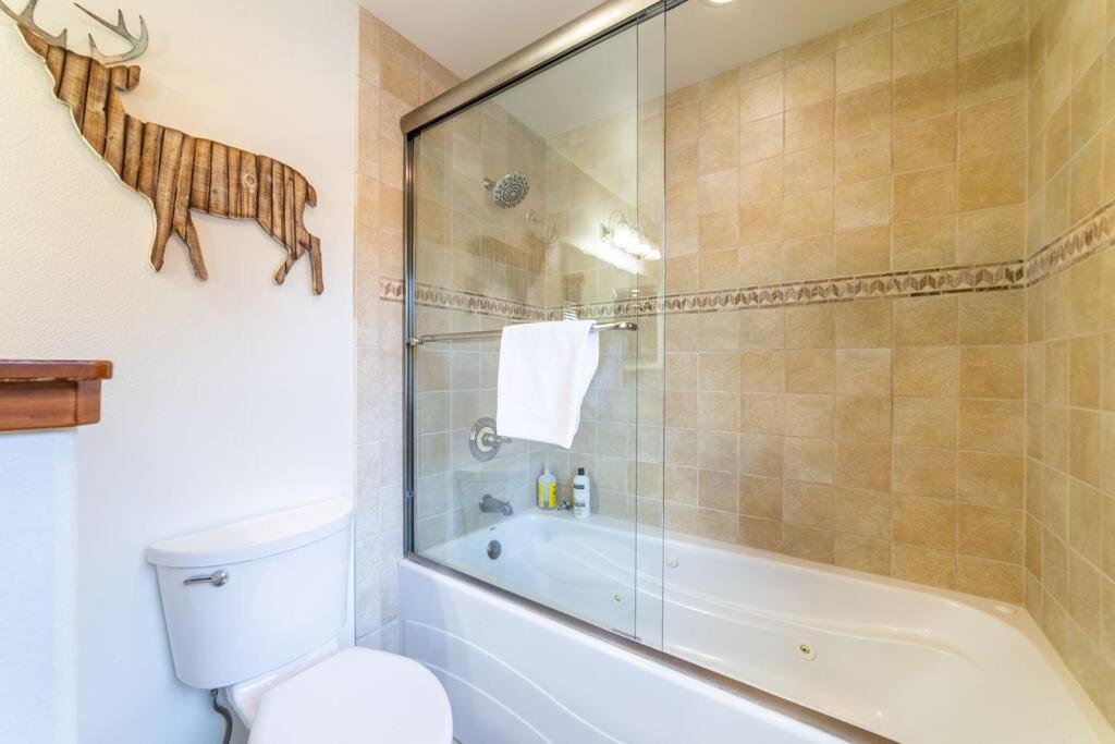 Casa vacanze Luxury Townhome, Walk To The Village, Wifi, Private & Garage